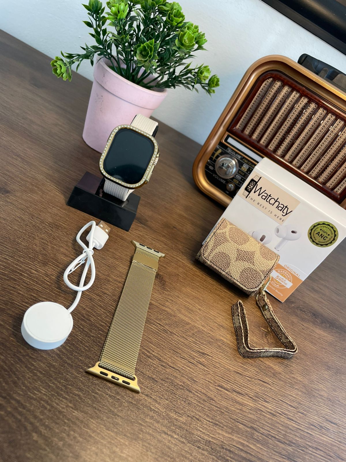 عرض باريس - ساعه ابل الترا ٢ (كلون) وايربود وكافر شانيل او ديور